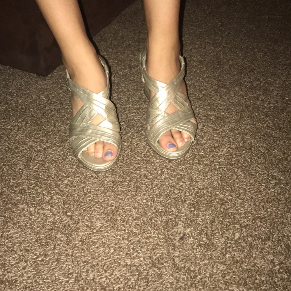💕💕CUTE WOMENS LIZ CLAIBORNE WEDGES💕💕